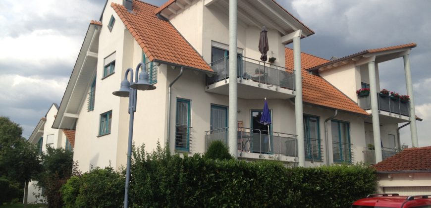 3-Zimmerwohnung mit sonnigem Balkon + Tiefgaragenstellplatz in ruhiger Lage von Rielasingen, FREI ab Februar 2019!!!
