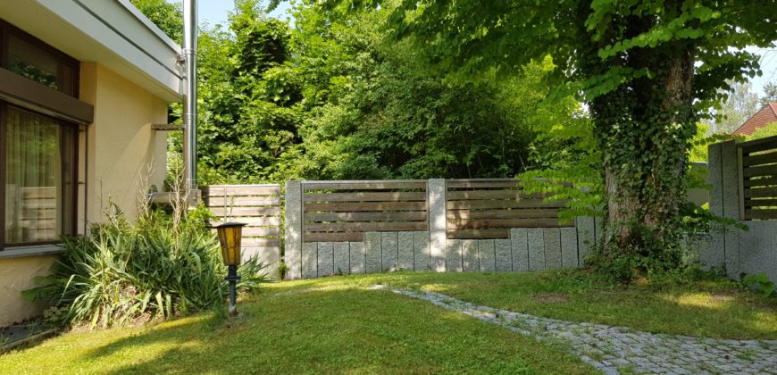 Einfamilienhaus in Ortsrandlage mit vielen Möglichkeiten und Platz für die (Groß-)Familie, erfüllen Sie sich Ihren Traum vom Wohnen!
